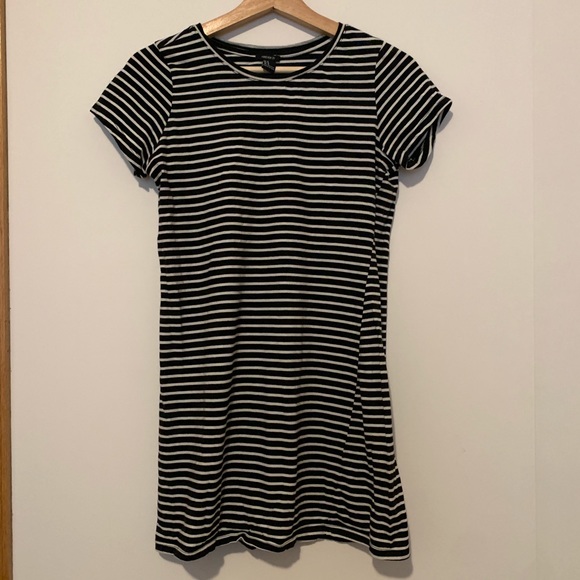 Classic F21 Striped T-Shirt Dress - Picture 1 of 3